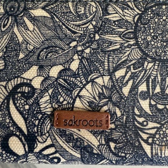 Sakroots Navy and Cream Floral Wallet - Picture 5 of 5